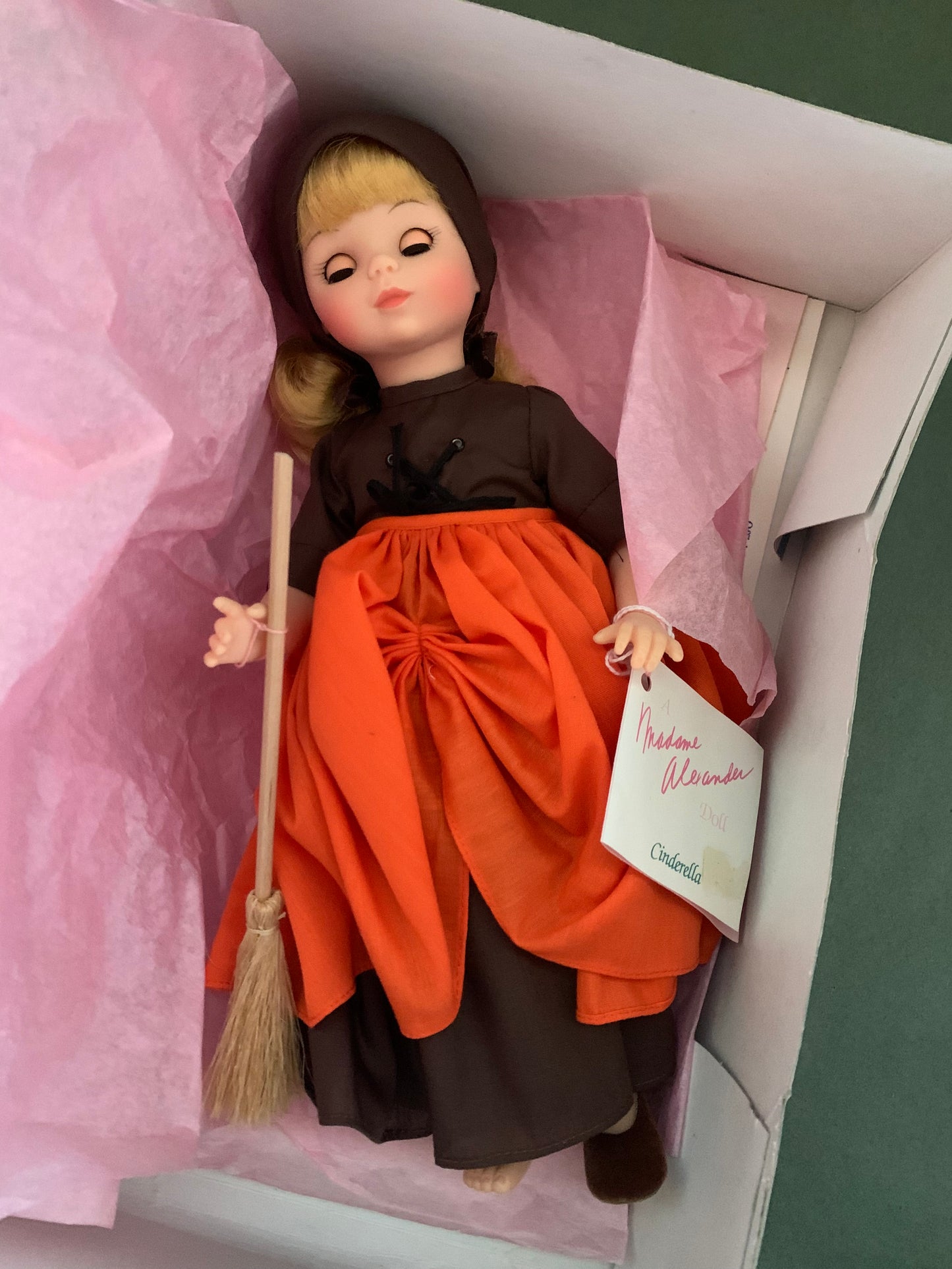 #1540 MADAME ALEXANDER CINDERELLA