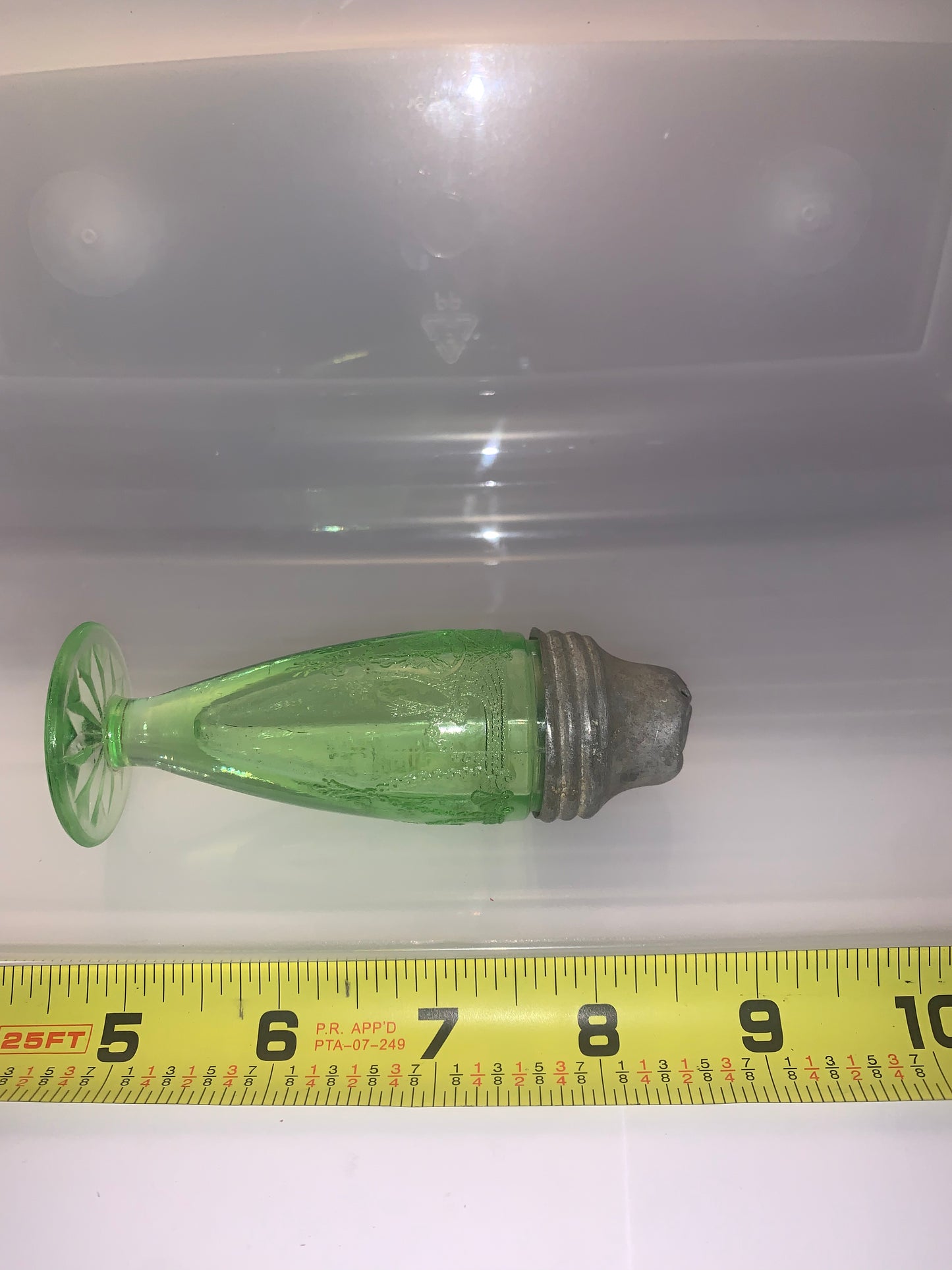 DEPRESSION GLASS - SHAKER